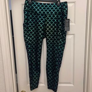 BRAND NEW Torrid Active Mermaid leggings with pockets